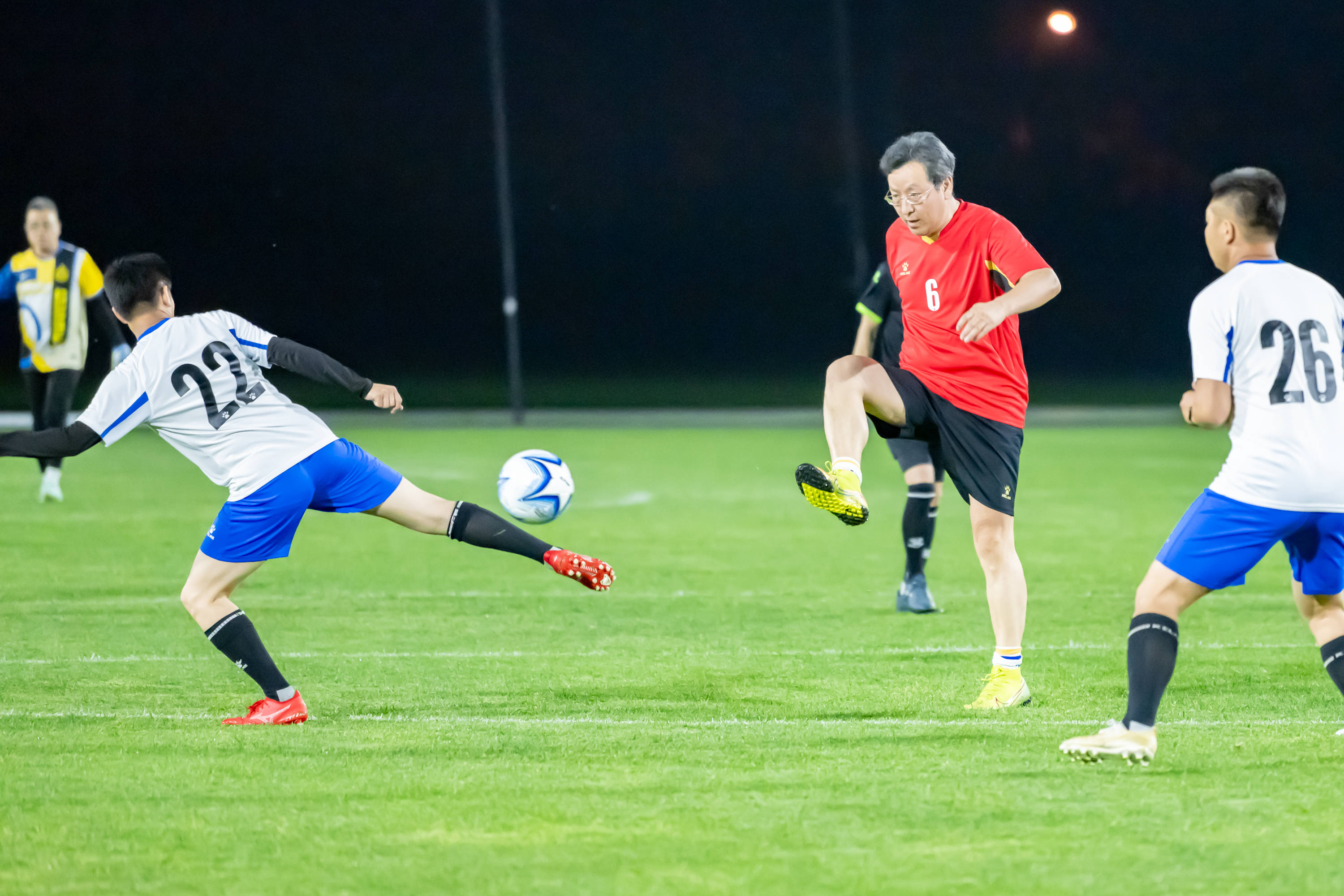 张之臻的突 张之臻的突