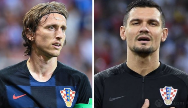 屡屡占据上 屡屡占据上