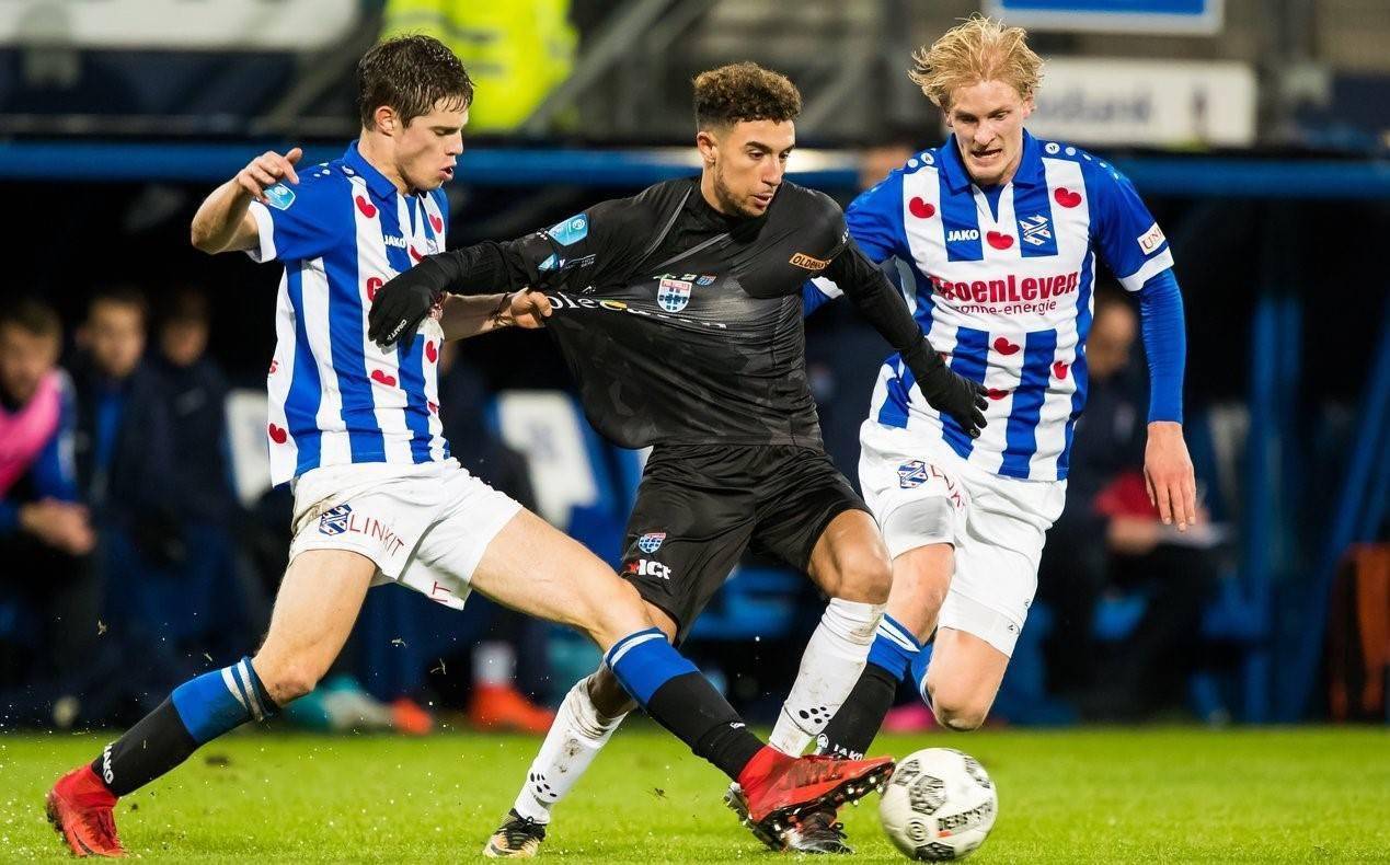 但小贾在防 但小贾在防