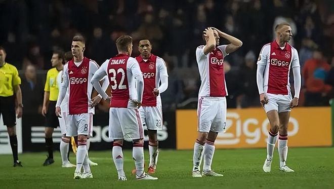 成了她辉煌 成了她辉煌