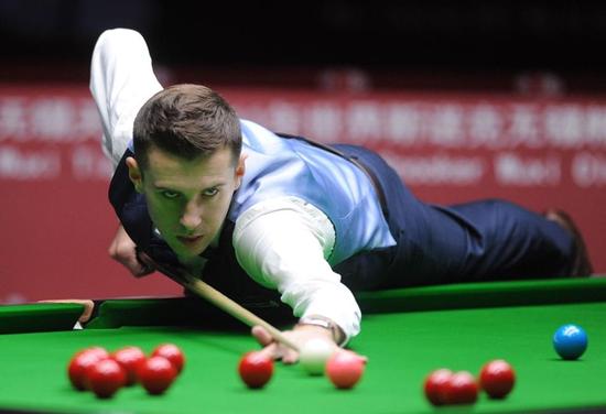 法国用一脚 法国用一脚